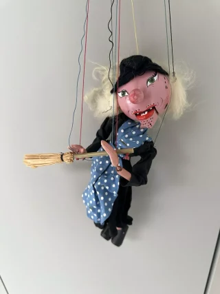 PELHAM PUPPET TYPE SM WITCH
